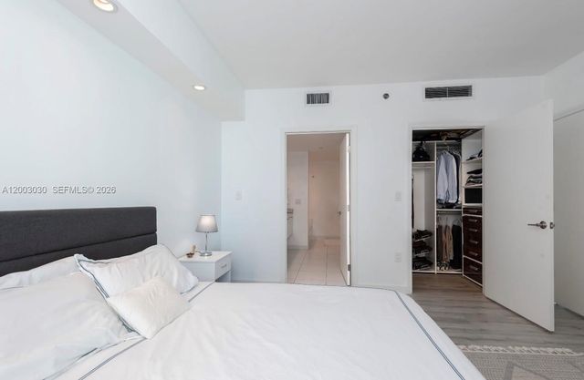 55 SE 6th St 3403, Miami, FL 33131