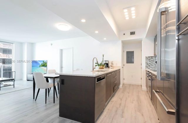 55 SE 6th St 3403, Miami, FL 33131