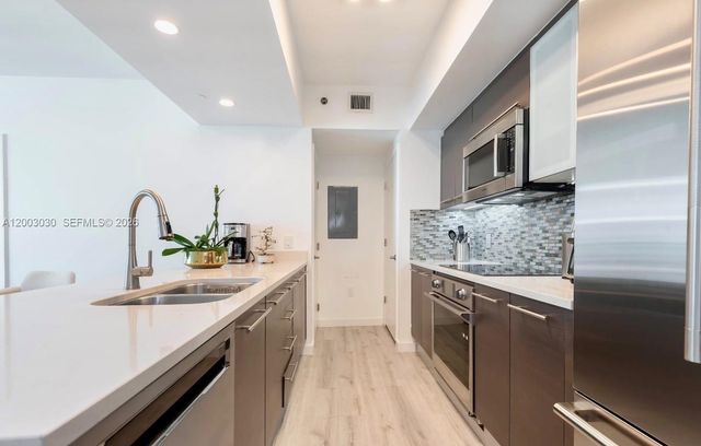 55 SE 6th St 3403, Miami, FL 33131