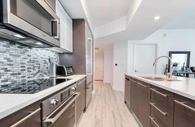 55 SE 6th St 3403, Miami, FL 33131