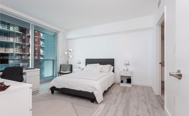 55 SE 6th St 3403, Miami, FL 33131