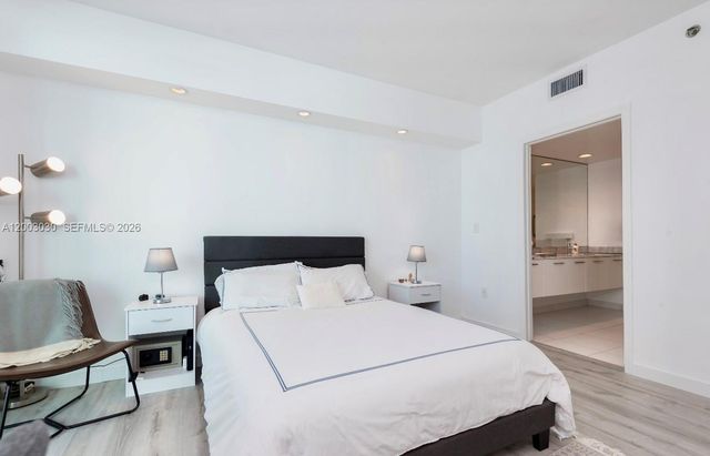 55 SE 6th St 3403, Miami, FL 33131