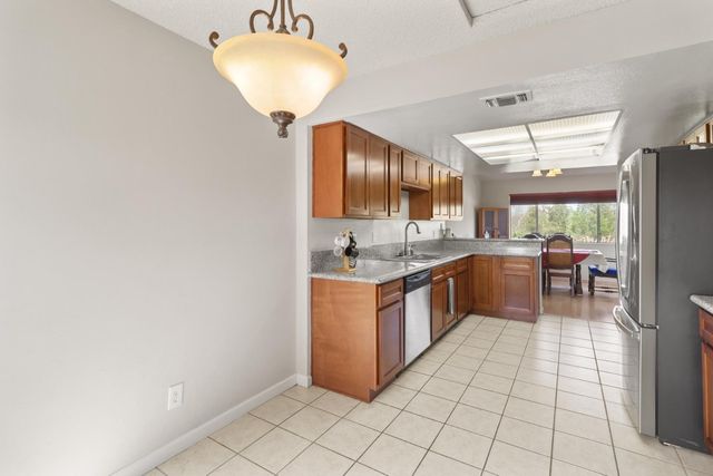 2544 Rio Bravo Cir, Sacramento, CA 95826