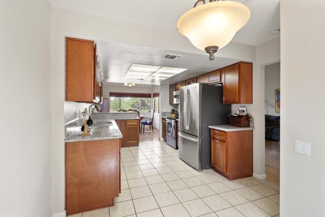 2544 Rio Bravo Cir, Sacramento, CA 95826