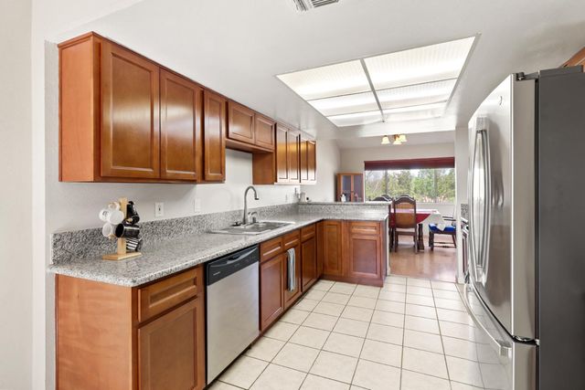 2544 Rio Bravo Cir, Sacramento, CA 95826