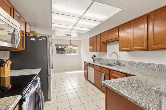 2544 Rio Bravo Cir, Sacramento, CA 95826