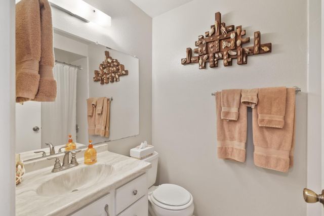 2544 Rio Bravo Cir, Sacramento, CA 95826