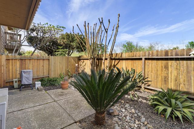 2544 Rio Bravo Cir, Sacramento, CA 95826