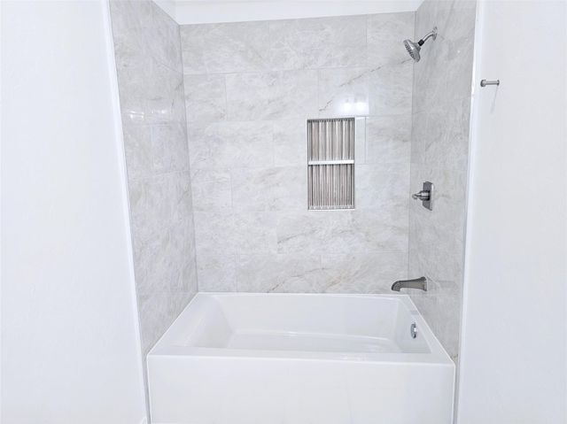 921 Marine Drive 304, Galveston, TX 77550