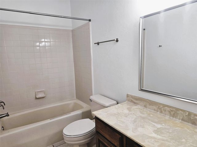 921 Marine Drive 304, Galveston, TX 77550