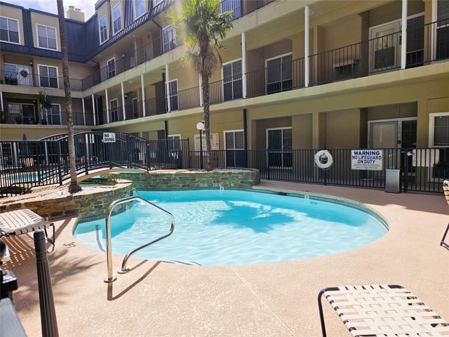 921 Marine Drive 304, Galveston, TX 77550