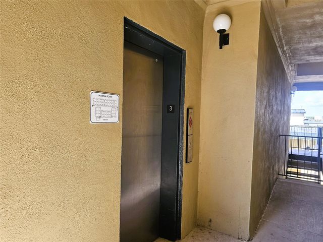 921 Marine Drive 304, Galveston, TX 77550
