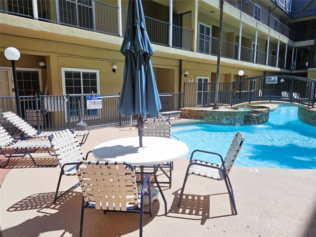 921 Marine Drive 304, Galveston, TX 77550