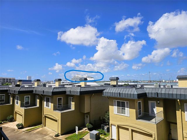 921 Marine Drive 304, Galveston, TX 77550