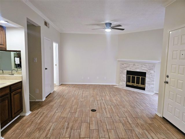 921 Marine Drive 304, Galveston, TX 77550