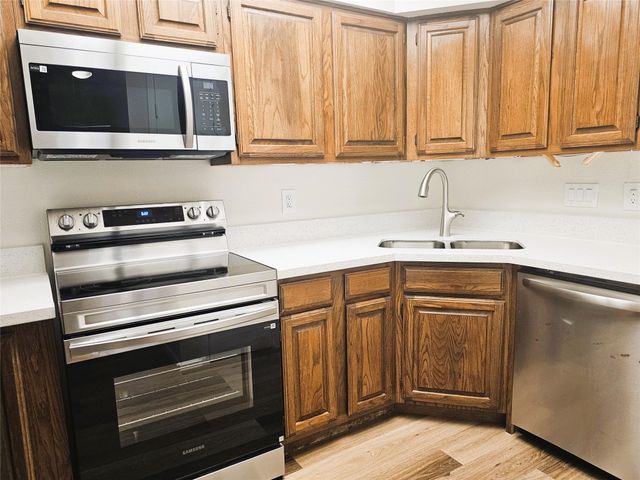 921 Marine Drive 304, Galveston, TX 77550