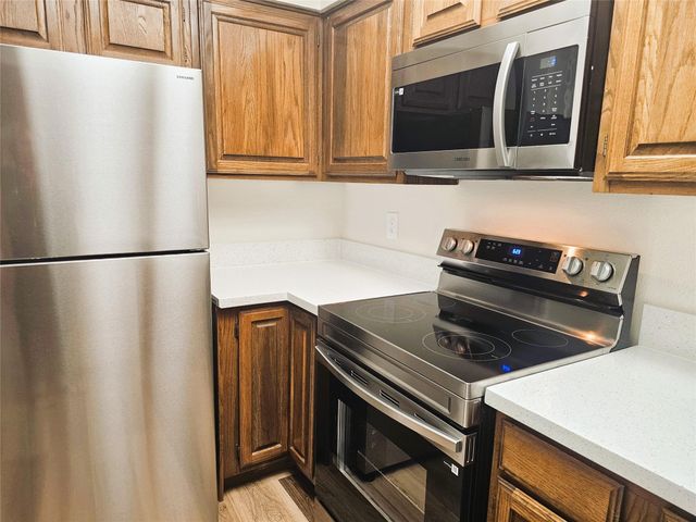 921 Marine Drive 304, Galveston, TX 77550