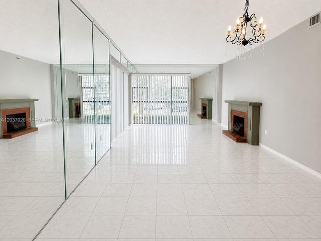 20505 E Country Club Dr 138, Aventura, FL 33180