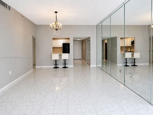 20505 E Country Club Dr 138, Aventura, FL 33180