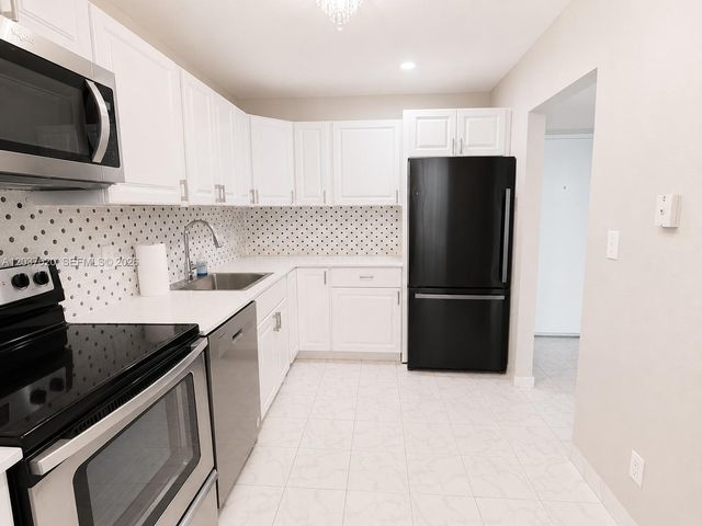 20505 E Country Club Dr 138, Aventura, FL 33180
