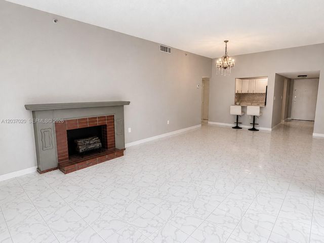 20505 E Country Club Dr 138, Aventura, FL 33180