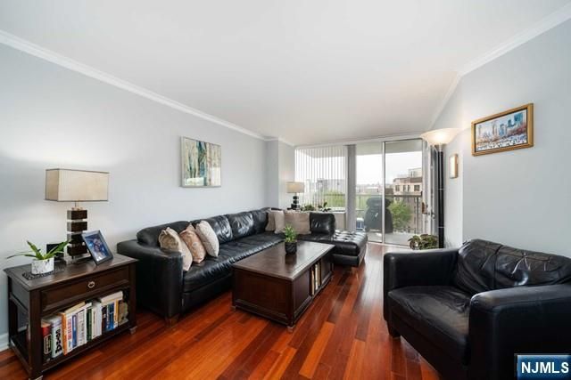 6050 Boulevard East 6D, West New York, NJ 07093