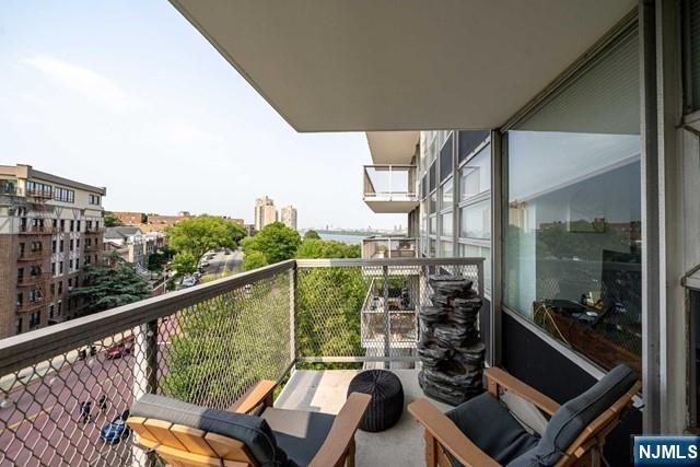 6050 Boulevard East 6D, West New York, NJ 07093