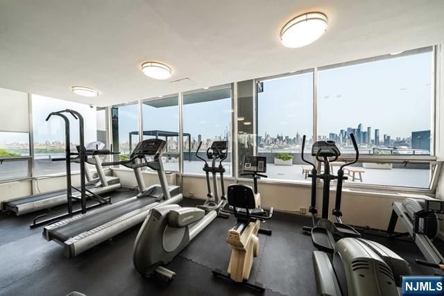 6050 Boulevard East 6D, West New York, NJ 07093