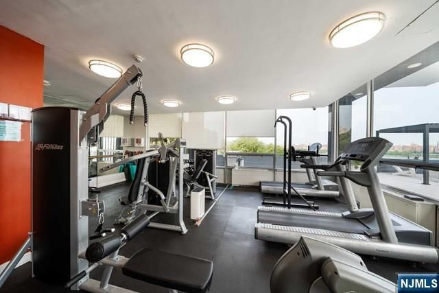6050 Boulevard East 6D, West New York, NJ 07093