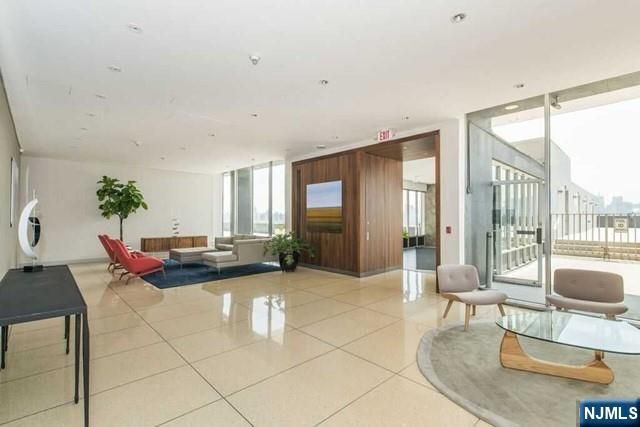 6050 Boulevard East 6D, West New York, NJ 07093