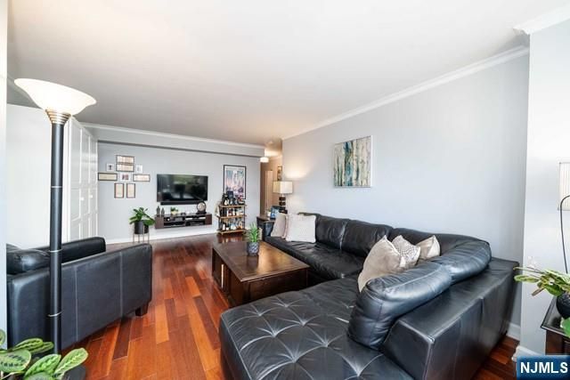 6050 Boulevard East 6D, West New York, NJ 07093