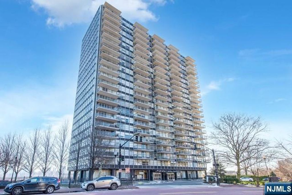 6050 Boulevard East 6D, West New York, NJ 07093