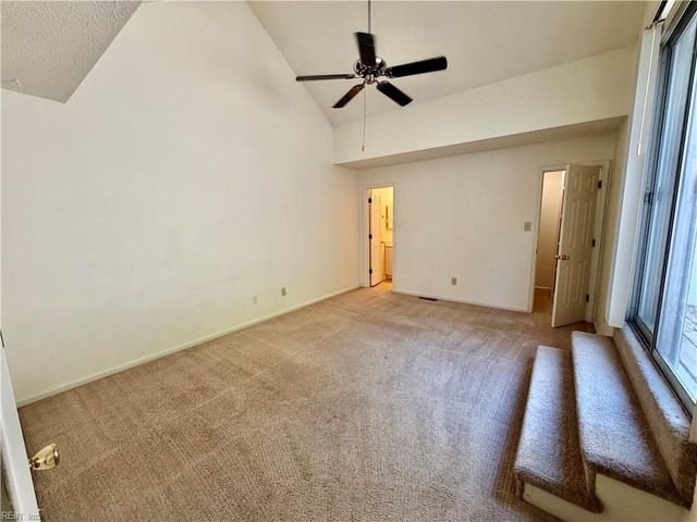 712 Inlet Quay Apt H, Chesapeake, VA 23320