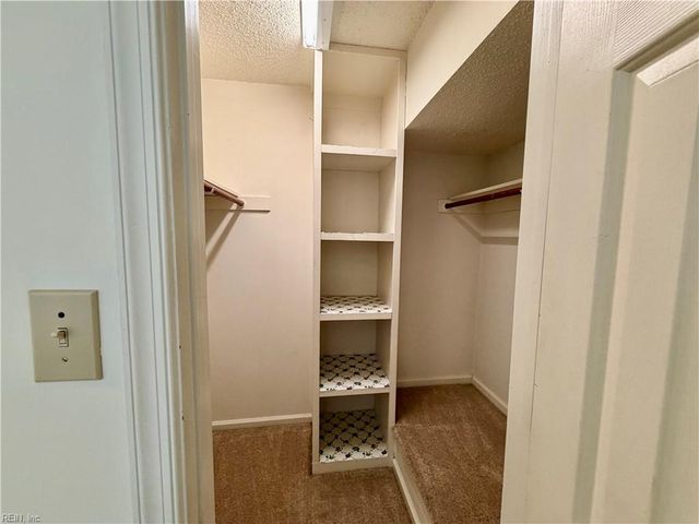 712 Inlet Quay Apt H, Chesapeake, VA 23320