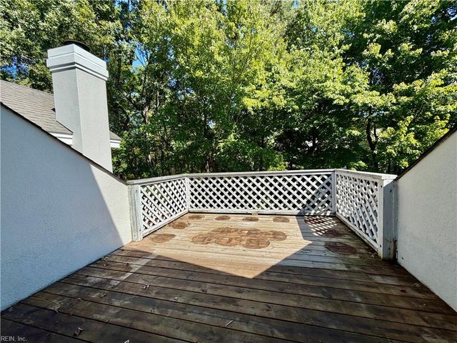 712 Inlet Quay Apt H, Chesapeake, VA 23320