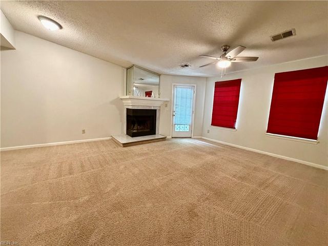 712 Inlet Quay Apt H, Chesapeake, VA 23320