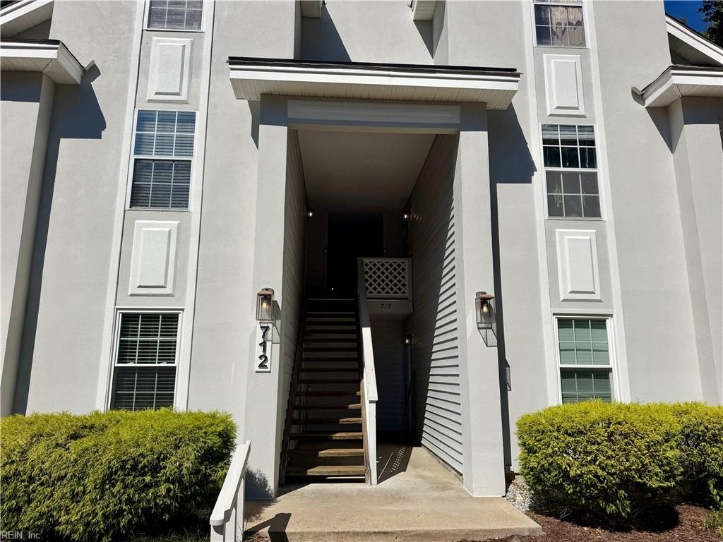 712 Inlet Quay Apt H, Chesapeake, VA 23320