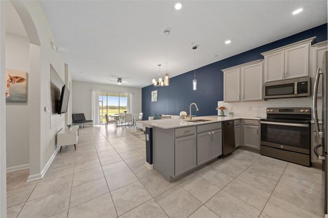 693 OCEAN COURSE AVENUE 1101, Davenport, FL 33896