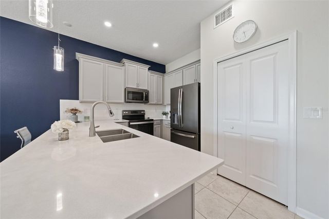693 OCEAN COURSE AVENUE 1101, Davenport, FL 33896