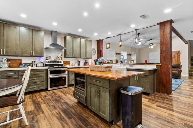 461 Fm 980 N, Point Blank, TX 77364