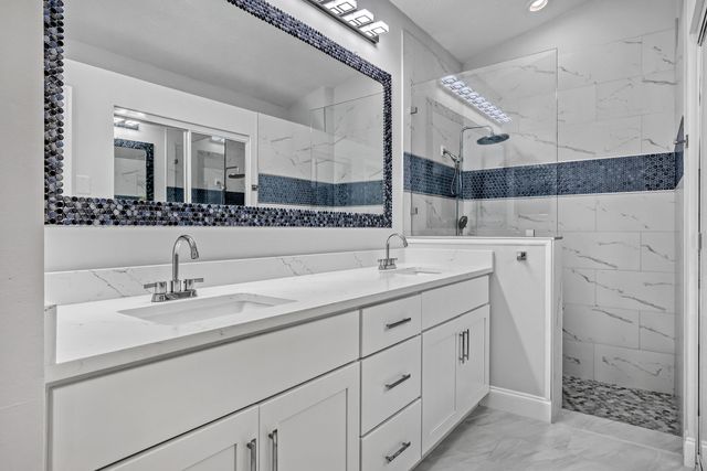 24 Admirals Court, Palm Beach Gardens, FL 33418