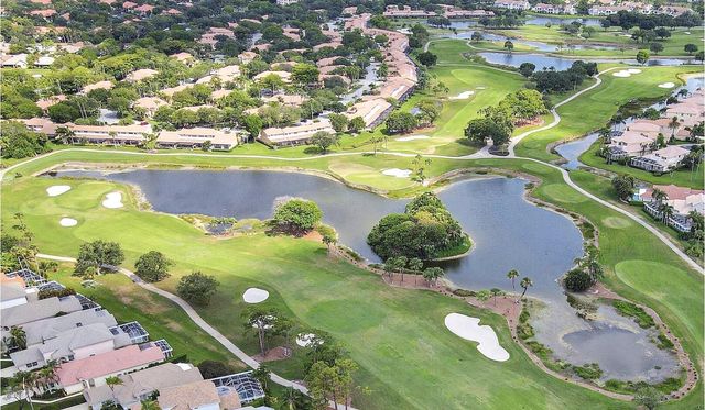 24 Admirals Court, Palm Beach Gardens, FL 33418