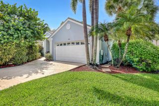 24 Admirals Court, Palm Beach Gardens, FL 33418