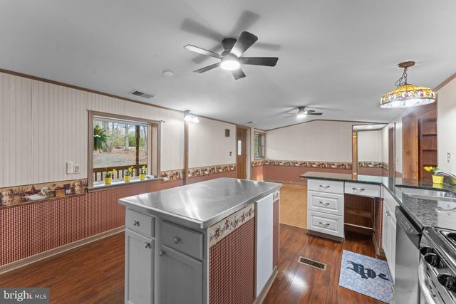 29082 RACCOON FORD RD, Burr Hill, VA 22433