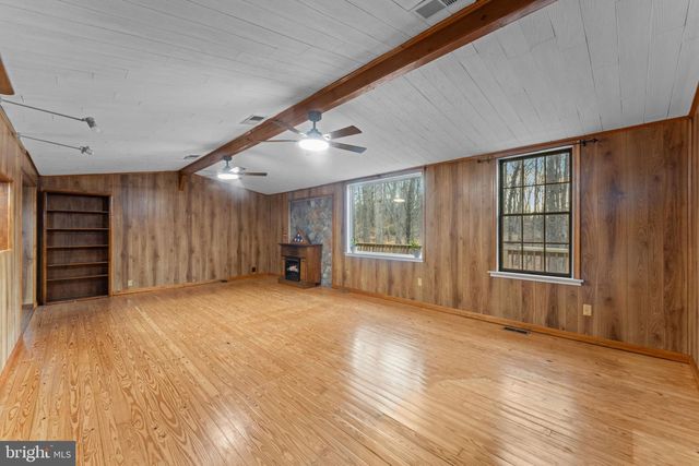 29082 RACCOON FORD RD, Burr Hill, VA 22433