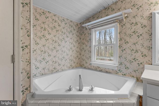 29082 RACCOON FORD RD, Burr Hill, VA 22433