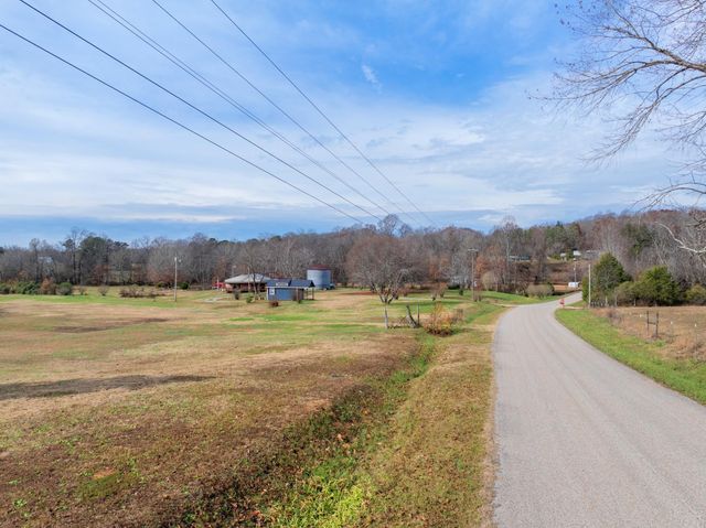 416 HANEY SCHOOL RD, Decaturville, TN 38329