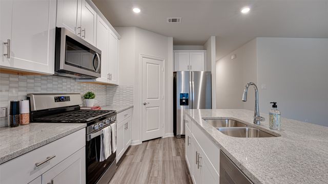 1115 Enchanted Rock Lane, Royse City, TX 75189