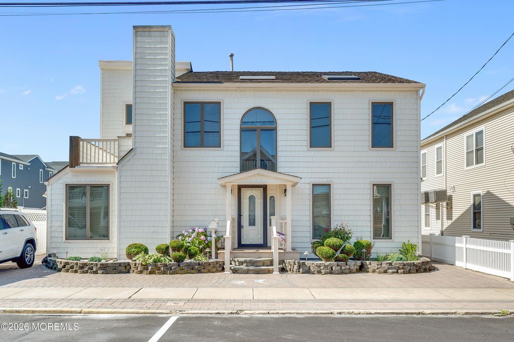 3 7th Avenue, Ortley Beach, NJ 08751