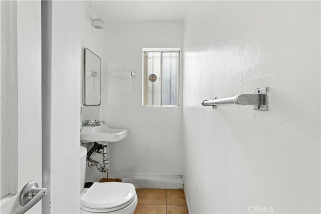 2048 W Florence, Los Angeles, CA 90047